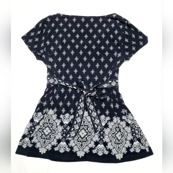 APT. 9 Women's Size S Blouse Top Geometric Print V-neck Flared Shirt - Picture 7 of 7